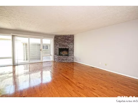 44 Country Pl, Springfield, IL 62703 photo 3