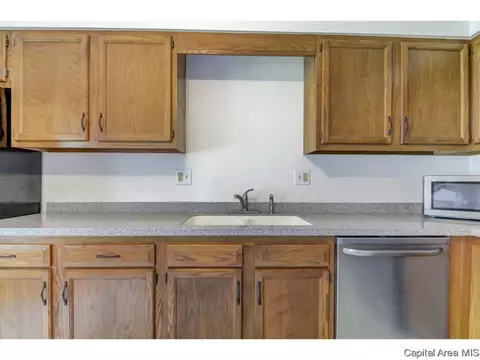 3012 Stokebridge Rd, Springfield, IL 62702 photo 12