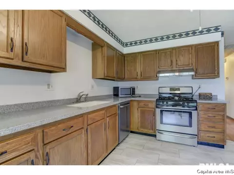 3012 Stokebridge Rd, Springfield, IL 62702 photo 11