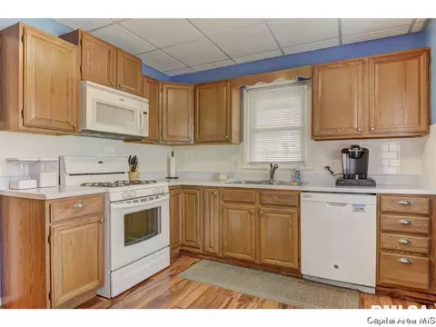 424 E Main St, Rochester, IL 62563 photo 6