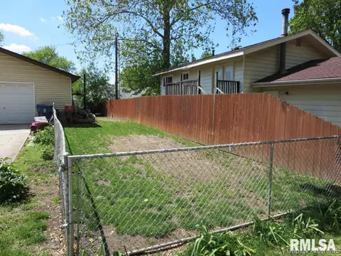1715 N 7th St, Springfield, IL 62702 photo 3