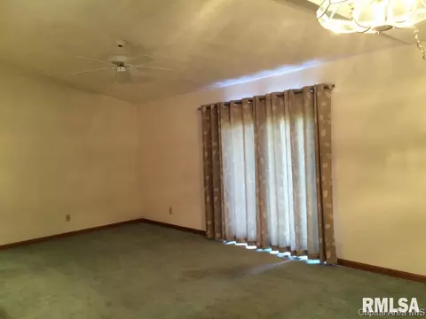 512 Golf Rd, Springfield, IL 62704 photo 5