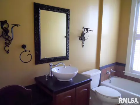 2100 N 9th Street St, Springfield, IL 62702 photo 12