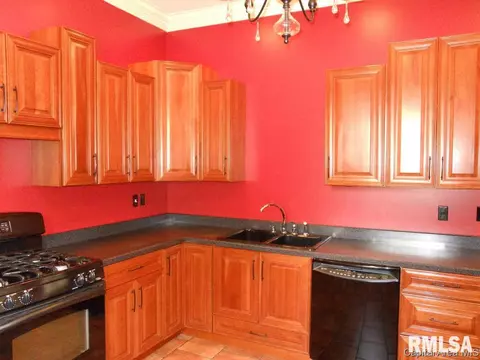2100 N 9th Street St, Springfield, IL 62702 photo 8