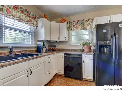 2264 Yale Blvd, Springfield, IL 62703 photo 5