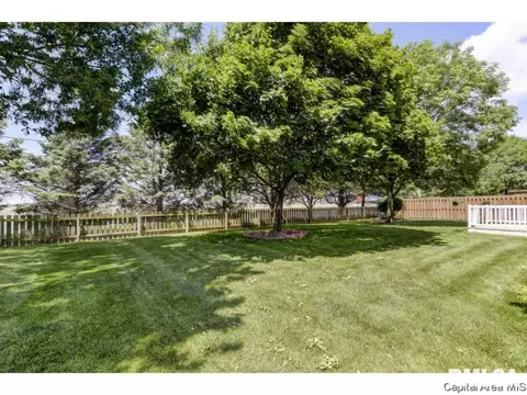 2713 Cronin Dr, Springfield, IL 62711 photo 4