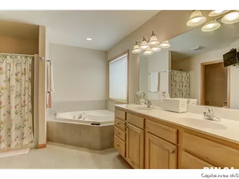 7103 Preston Dr, Springfield, IL 62711 photo 17