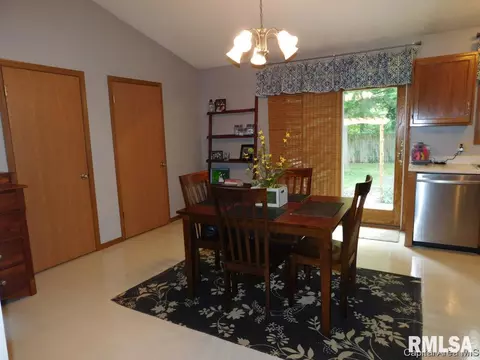 3353 Rawlings, Springfield, IL 62704 photo 8