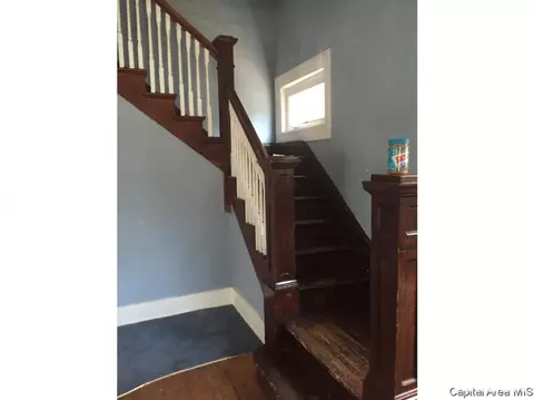 810 N 6th St, Springfield, IL 62702 photo 3