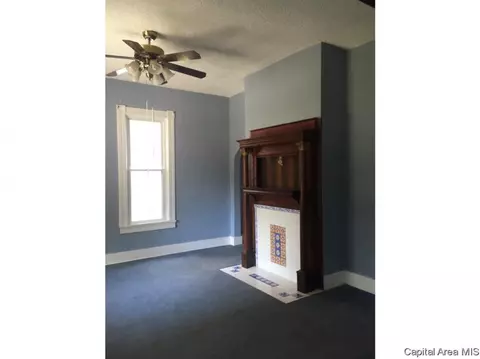 810 N 6th St, Springfield, IL 62702 photo 4