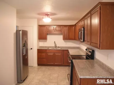 2004 Cormorant Dr, Springfield, IL 62711 photo 3