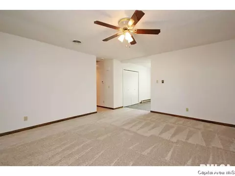 115 Exeter Ct, Springfield, IL 62704 photo 6