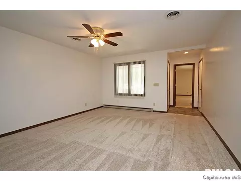 115 Exeter Ct, Springfield, IL 62704 photo 4