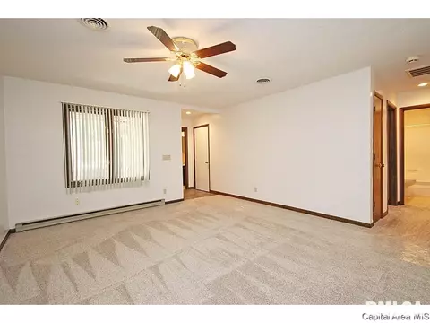 115 Exeter Ct, Springfield, IL 62704 photo 3