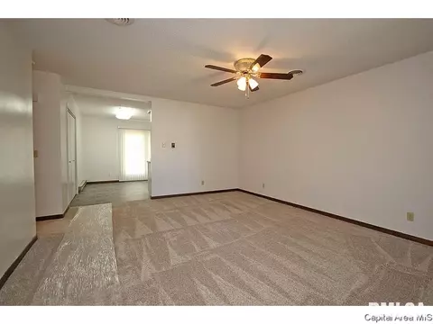115 Exeter Ct, Springfield, IL 62704 photo 5