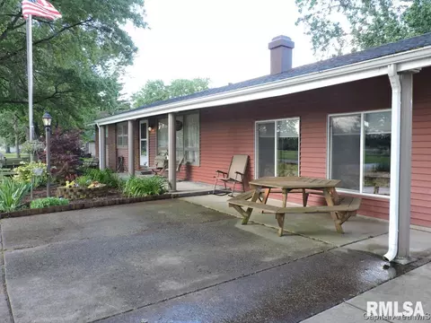 6302 Pams Ct, Springfield, IL 62707 photo 2