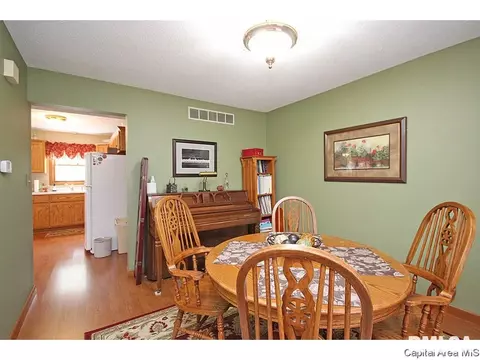 2428 Mayfair Rd, Springfield, IL 62703 photo 9