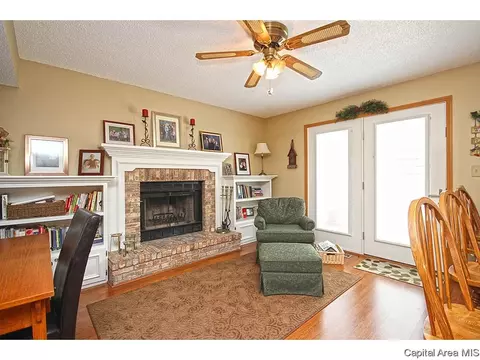 2428 Mayfair Rd, Springfield, IL 62703 photo 2