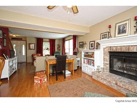 2428 Mayfair Rd, Springfield, IL 62703 photo 3