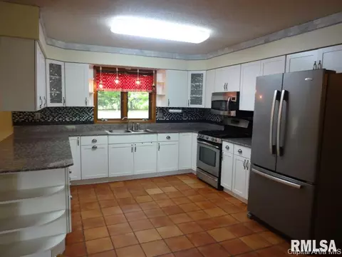 2864 Hilltop Rd, Springfield, IL 62712 photo 9