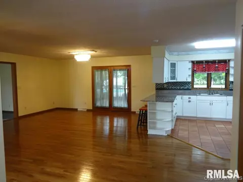 2864 Hilltop Rd, Springfield, IL 62712 photo 3