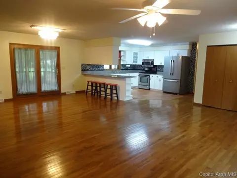 2864 Hilltop Rd, Springfield, IL 62712 photo 5