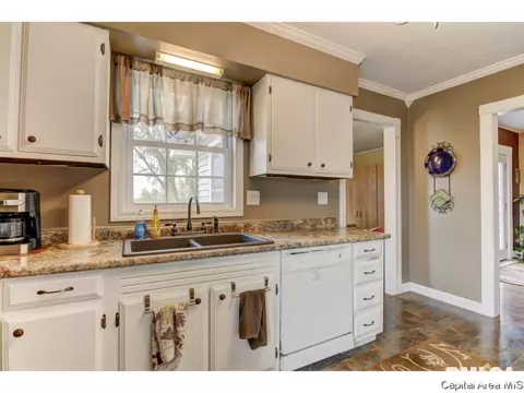 488 100th Ave, Athens, IL 62613 photo 9
