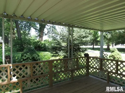 2400 Johns Rd, Springfield, IL 62702 photo 4
