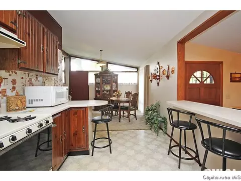 1145 W Iles, Springfield, IL 62704 photo 8