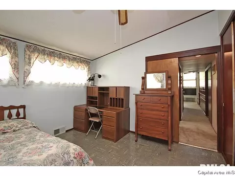 1145 W Iles, Springfield, IL 62704 photo 12