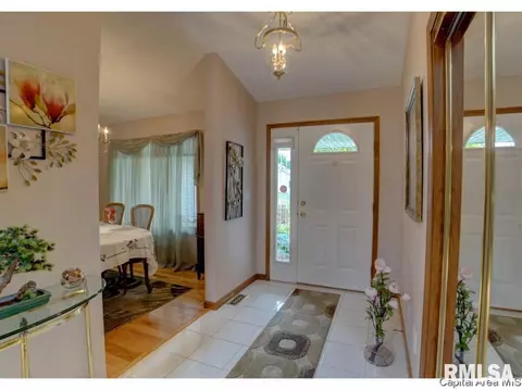 3912 Stonebridge, Springfield, IL 62707 photo 2