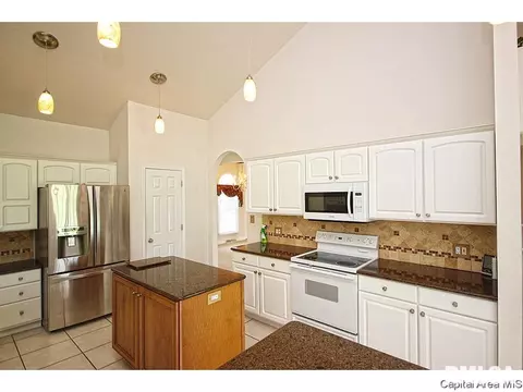 7532 Wentworth Dr, Springfield, IL 62711 photo 5