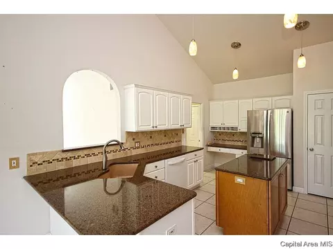 7532 Wentworth Dr, Springfield, IL 62711 photo 6