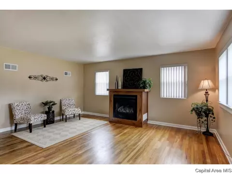 2120 Sangamon Ave, Springfield, IL 62702 photo 10