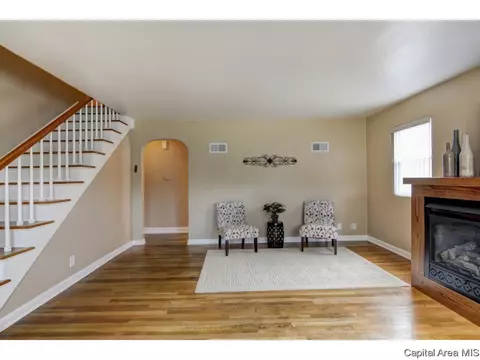 2120 Sangamon Ave, Springfield, IL 62702 photo 8
