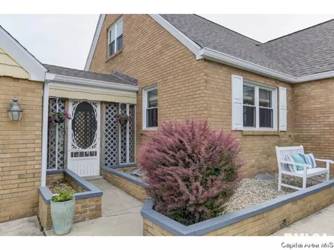 2120 Sangamon Ave, Springfield, IL 62702 photo 3