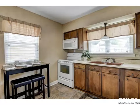 2120 Sangamon Ave, Springfield, IL 62702 photo 14