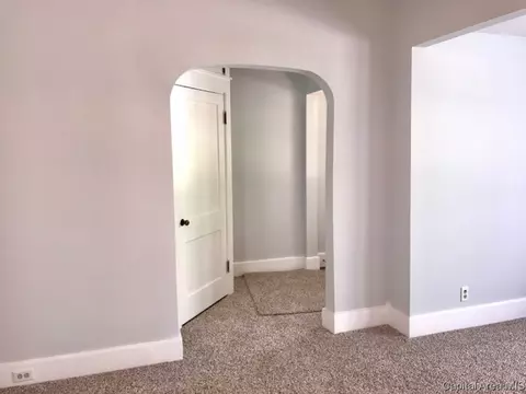 1611 W Governor St, Springfield, IL 62704 photo 5