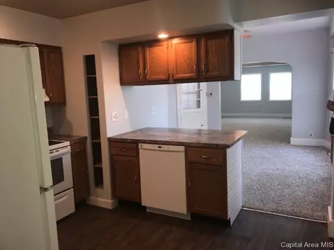 1611 W Governor St, Springfield, IL 62704 photo 8