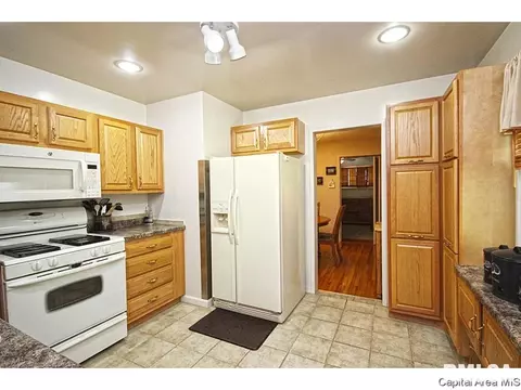 2800 Lincoln, Springfield, IL 62704 photo 7