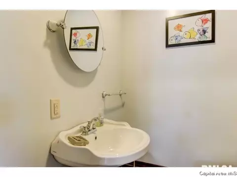 1501 S 2nd St, Springfield, IL 62704 photo 17