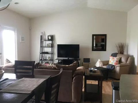 2919 S Meadowbrook Rd #8, Springfield, IL 62711 photo 3