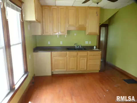 1506 N 8th St, Springfield, IL 62702 photo 6