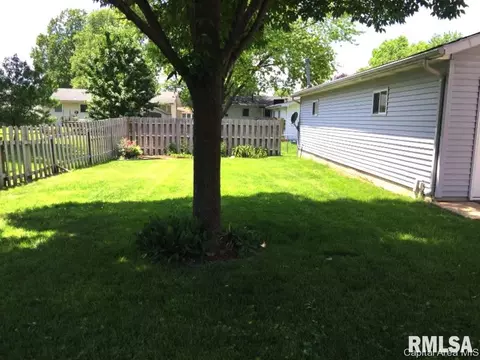 1833 Albert, Springfield, IL 62702 photo 5