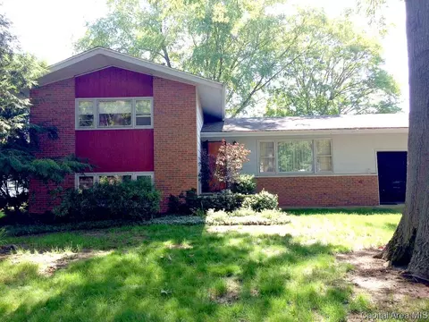 2428 Parkview Dr, Springfield, IL 62704 photo 1