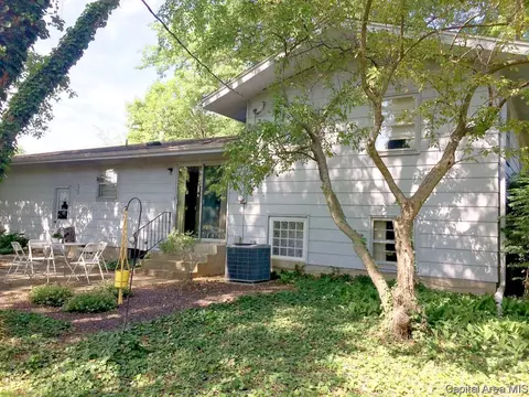 2428 Parkview Dr, Springfield, IL 62704 photo 2