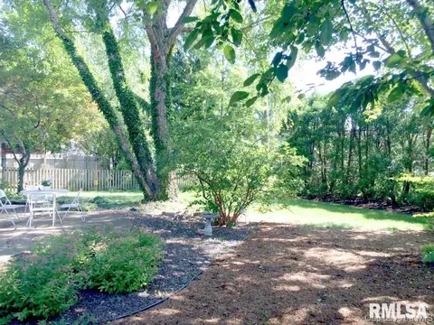 2428 Parkview Dr, Springfield, IL 62704 photo 3