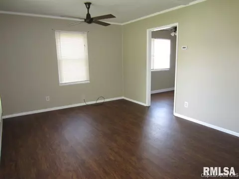 2000 S Whittier Ave, Springfield, IL 62704 photo 2