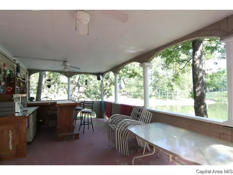 10935 Arrowhead, Shipman, IL 62685 photo 4