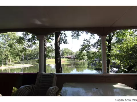 10935 Arrowhead, Shipman, IL 62685 photo 3